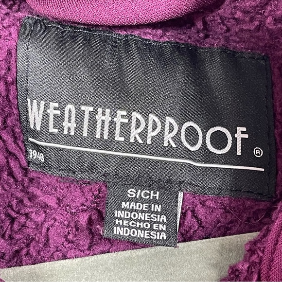 Weatherproof, Fluffy Jacket. Size Small. In excellent condition! - Picture 3 of 6